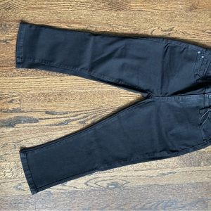 Judy black non distressed capris size 1